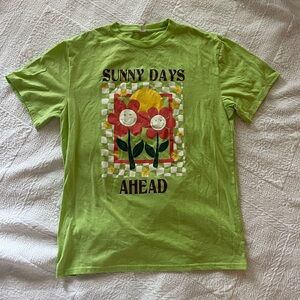 Sunny Days Ahead graphic tee 🌻💚
